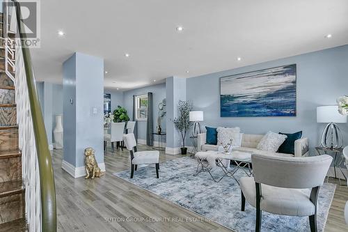 102 Paradelle Crescent, Toronto, ON - Indoor Photo Showing Living Room