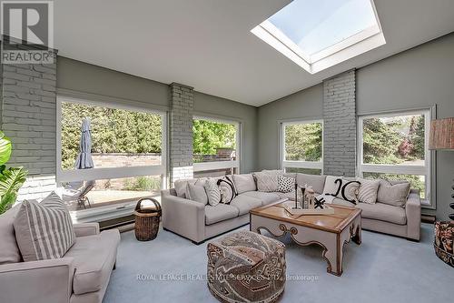 2241 Chancery Lane, Oakville, ON - Indoor Photo Showing Living Room