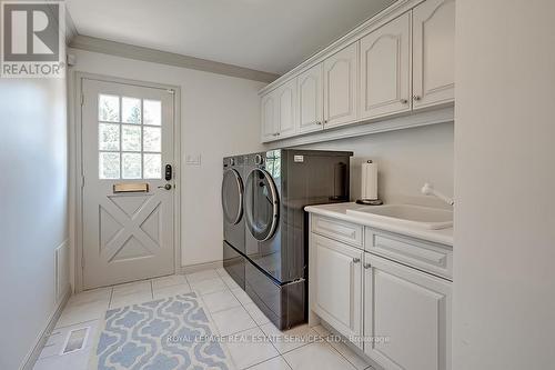 2241 Chancery Lane, Oakville, ON - Indoor Photo Showing Laundry Room