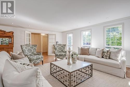 2241 Chancery Lane, Oakville, ON - Indoor Photo Showing Living Room