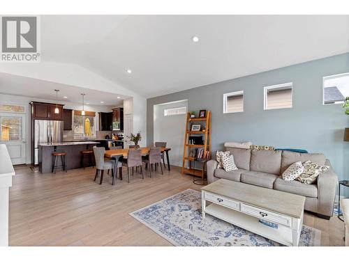 13172 Shoreline Drive, Lake Country, BC - Indoor Photo Showing Living Room