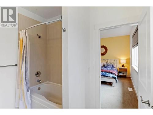 13172 Shoreline Drive, Lake Country, BC - Indoor Photo Showing Bathroom