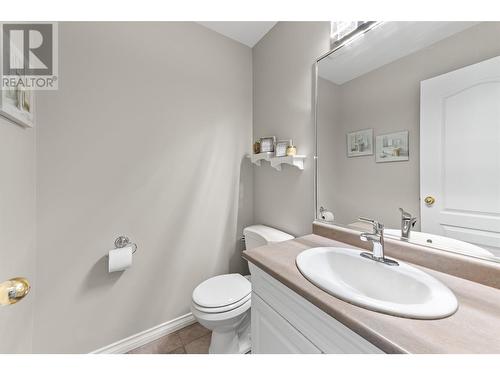 4631 Crawford Court, Kelowna, BC - Indoor Photo Showing Bathroom