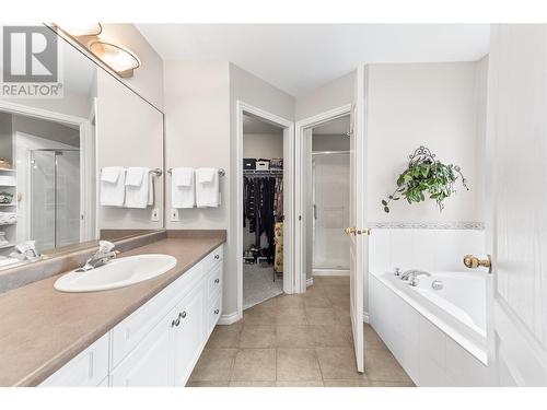 4631 Crawford Court, Kelowna, BC - Indoor Photo Showing Bathroom