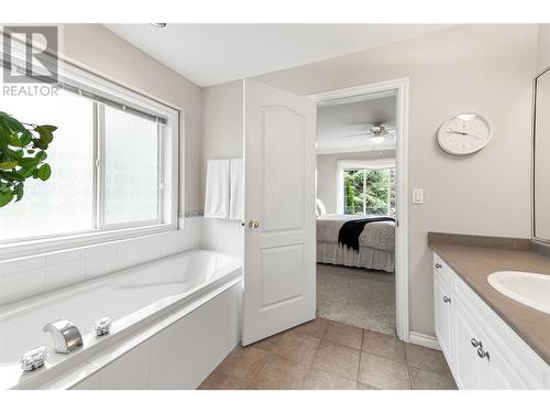 4631 Crawford Court, Kelowna, BC - Indoor Photo Showing Bathroom