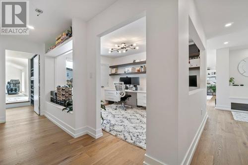 2425 Abbott Street, Kelowna, BC - Indoor Photo Showing Other Room