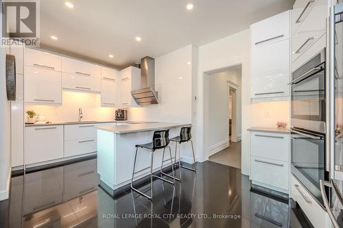 19 Liverpool Street, Guelph (Exhibition Park), ON - Indoor Photo Showing Kitchen With Upgraded Kitchen