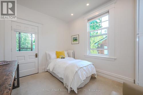 19 Liverpool Street, Guelph, ON - Indoor Photo Showing Bedroom