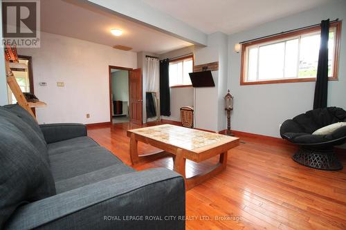 34 Jane Street, Guelph, ON - Indoor Photo Showing Living Room