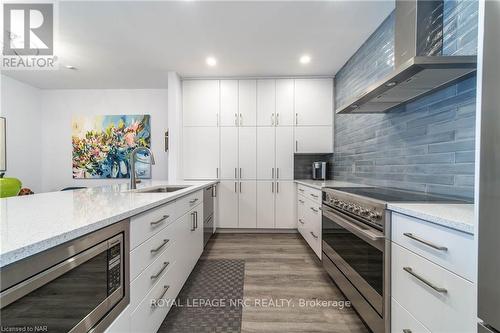 109 - 8111 Forest Glen Drive, Niagara Falls, ON - Indoor Photo Showing Kitchen With Upgraded Kitchen