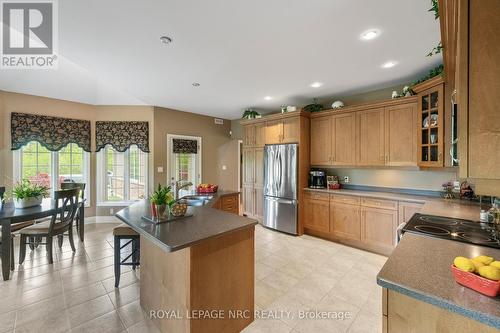 5045 Michener Road, Fort Erie, ON - Indoor Photo Showing Kitchen With Double Sink