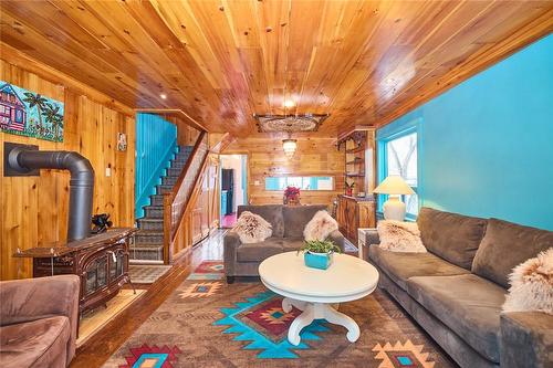 30 Auditorium Circle, Grimsby, ON - Indoor Photo Showing Living Room