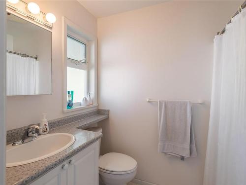 5555 Maebelle Rd, Port Alberni, BC - Indoor Photo Showing Bathroom