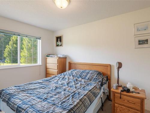 5555 Maebelle Rd, Port Alberni, BC - Indoor Photo Showing Bedroom