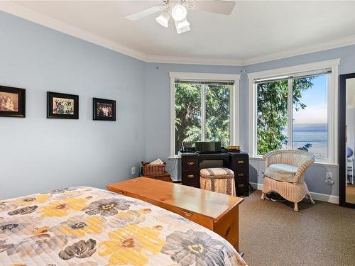 206-3132 Island Hwy West, Qualicum Beach, BC - Indoor Photo Showing Bedroom