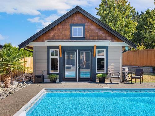 8 Joshua Tree Pl, Parksville, BC - Outdoor With In Ground Pool