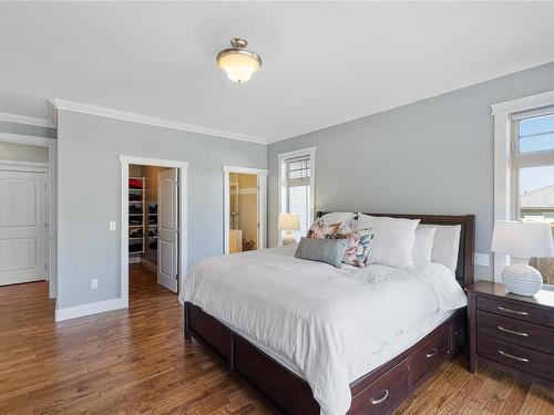 8 Joshua Tree Pl, Parksville, BC - Indoor Photo Showing Bedroom