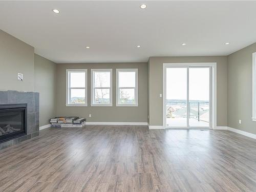 119 Francis Pl, Ladysmith, BC - Indoor Photo Showing Living Room With Fireplace