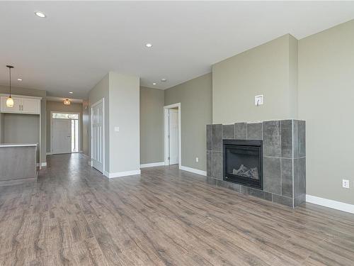 119 Francis Pl, Ladysmith, BC - Indoor Photo Showing Living Room With Fireplace