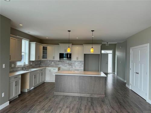 119 Francis Pl, Ladysmith, BC - Indoor Photo Showing Kitchen