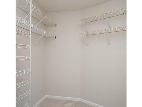 4D-9851 Second St, Sidney, BC - Indoor With Storage