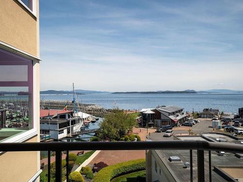 4D-9851 Second St, Sidney, BC - Outdoor With Body Of Water With View