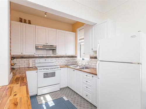 139 Ontario St, Victoria, BC - Indoor Photo Showing Kitchen