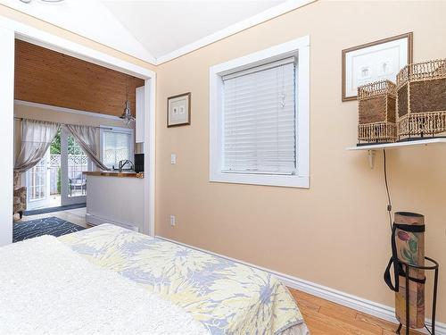 139 Ontario St, Victoria, BC - Indoor Photo Showing Bedroom