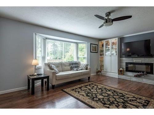 2236 Glenmore Rd, Campbell River, BC - Indoor Photo Showing Living Room