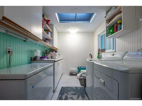 2236 Glenmore Rd, Campbell River, BC - Indoor Photo Showing Laundry Room