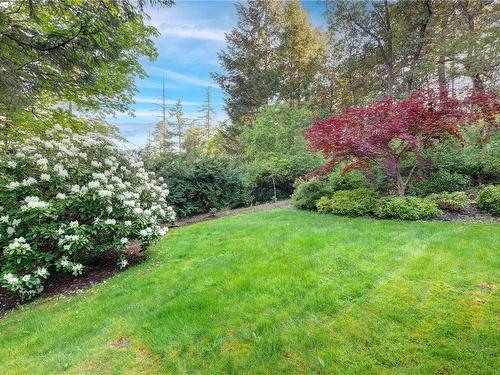 8152 Woodwyn Terr, Central Saanich, BC - Outdoor