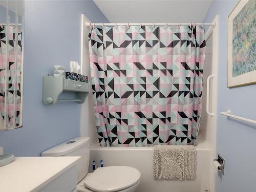312-2059 Kaltasin Rd, Sooke, BC - Indoor Photo Showing Bathroom