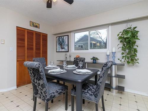 6550 Throup Rd, Sooke, BC - Indoor Photo Showing Dining Room