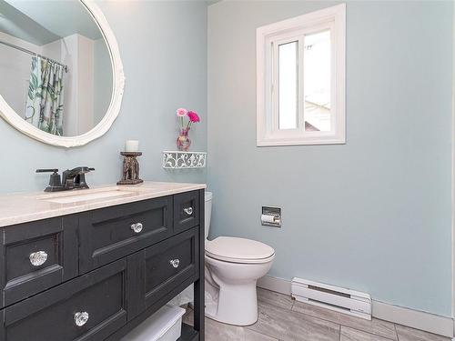 6550 Throup Rd, Sooke, BC - Indoor Photo Showing Bathroom