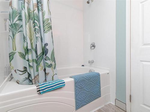 6550 Throup Rd, Sooke, BC - Indoor Photo Showing Bathroom