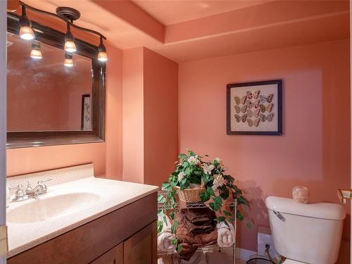 4297 Princess Rd, Port Alberni, BC - Indoor Photo Showing Bathroom