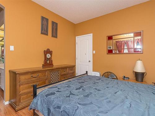 5961 Ralston Dr, Nanaimo, BC - Indoor Photo Showing Bedroom