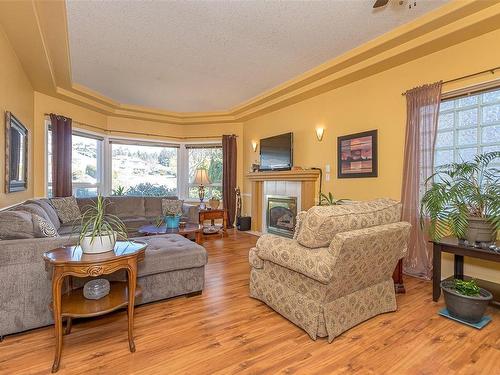 5961 Ralston Dr, Nanaimo, BC - Indoor Photo Showing Living Room With Fireplace