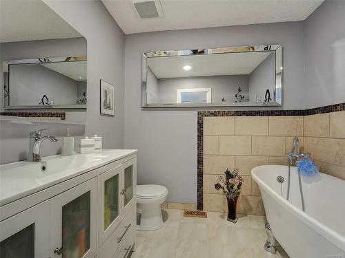 2271 French Rd North, Sooke, BC - Indoor Photo Showing Bathroom