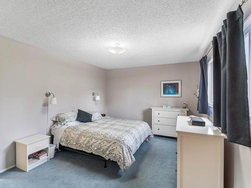 865 Invermere Crt, Kamloops, BC - Indoor Photo Showing Bedroom