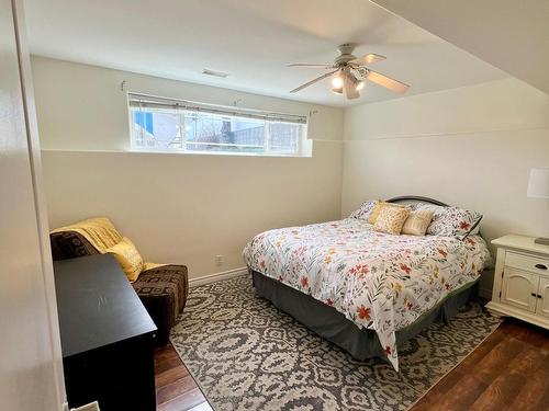 1515 Robinson Cres, Kamloops, BC - Indoor Photo Showing Bedroom