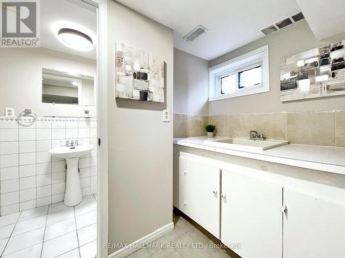 208 Zelda Crescent, Richmond Hill, ON - Indoor Photo Showing Bathroom