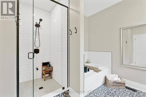 877 Pine Avenue, Innisfil, ON - Indoor Photo Showing Bathroom