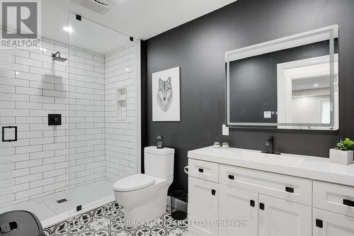 877 Pine Avenue, Innisfil, ON - Indoor Photo Showing Bathroom