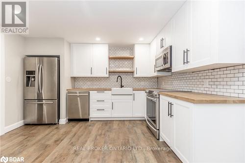 877 Pine Avenue, Innisfil, ON - Indoor Photo Showing Kitchen With Upgraded Kitchen