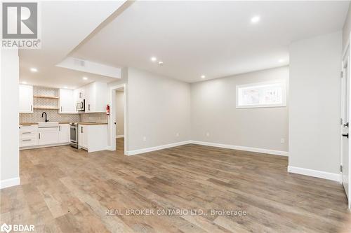 877 Pine Avenue, Innisfil, ON - Indoor Photo Showing Other Room