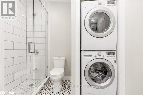 877 Pine Avenue, Innisfil, ON - Indoor Photo Showing Laundry Room