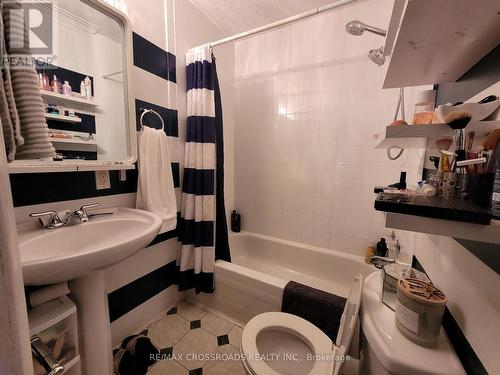 Main - 124 Major Mackenzie Drive E, Richmond Hill, ON - Indoor Photo Showing Bathroom