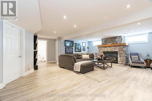 37 O'Donnell Court, Penetanguishene, ON - Indoor Photo Showing Living Room With Fireplace