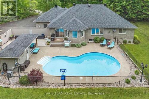 37 O'Donnell Court, Penetanguishene, ON - Outdoor With In Ground Pool With Backyard